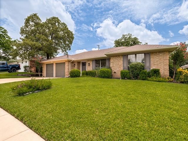 Building Photo - 1620 Post Oak Dr