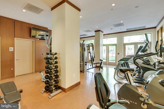 Photo - 3101 N Hampton Dr Unidad 412