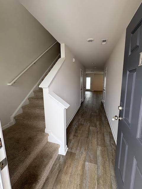 Photo - "Charming 3-Bed Townhouse with Granite Ele...