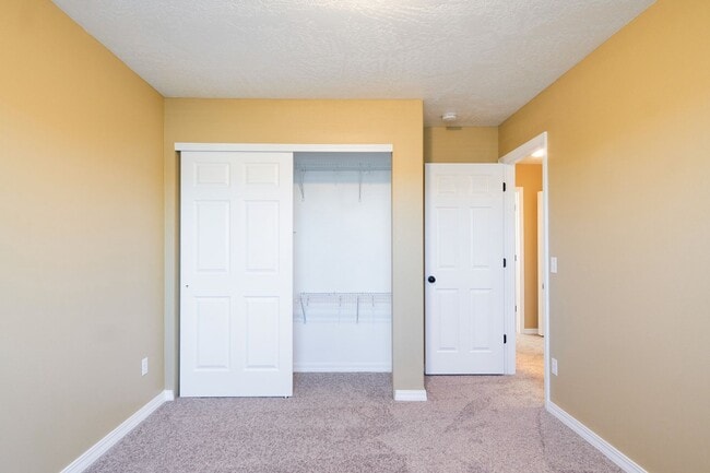Photo - 3 Bedroom, 2 bathroom townhouse on Sunnyside Hill!