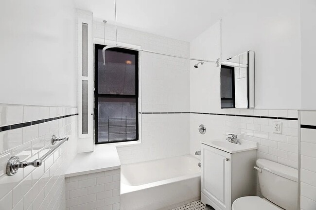 Photo - 206 Rivington St Unit 2B