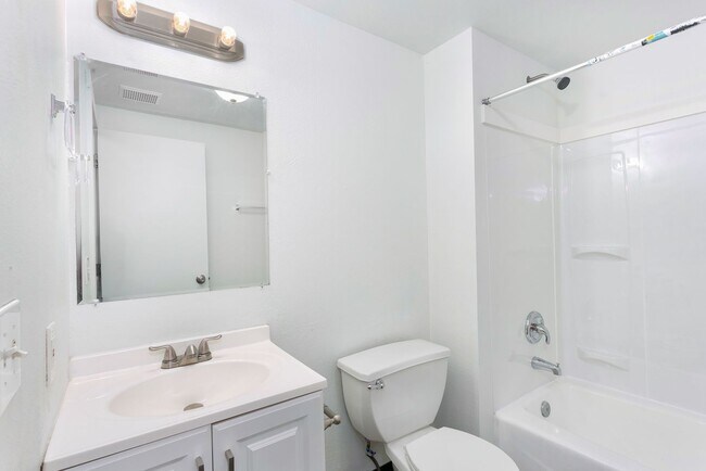 Photo - 5240 S Tacoma Way Unit 4