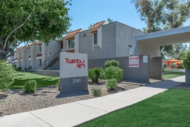 Photo - Twenty One 41