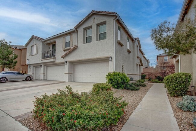 Photo - 27 Hudson Canyon St