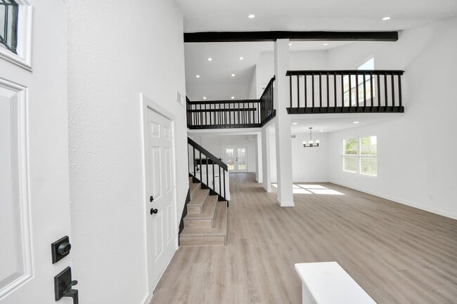 Photo - 2911 Meadowgrass Ln