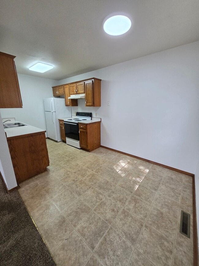 1221 Peters Ave