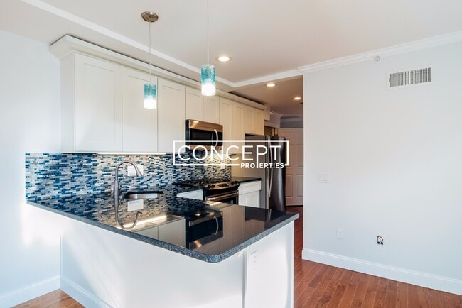 Building Photo - 108 Maverick St Unit 3-CP