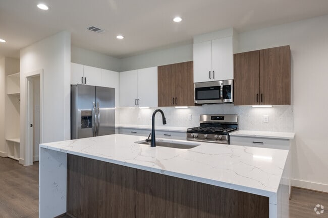 5BR, 3BA - 2,480SF - Magnolia - Kitchen