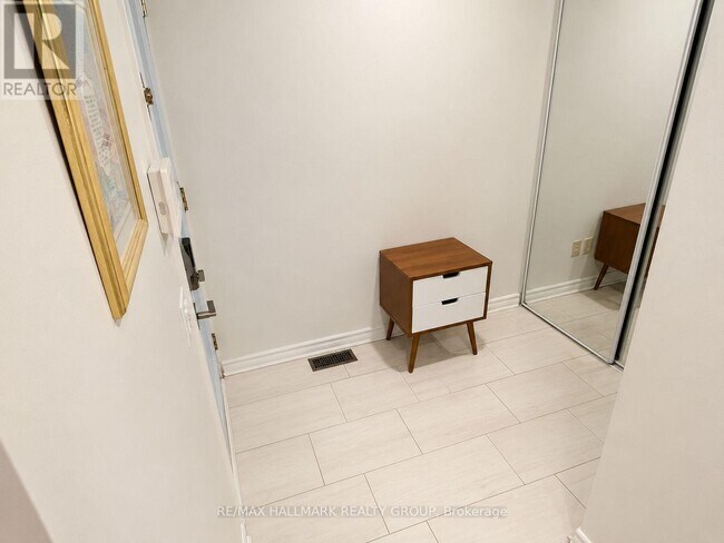 Photo - 285 Bruyère St