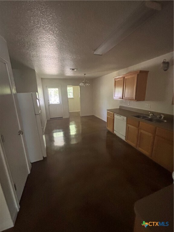 Photo - 105 Kings Ct Unidad A
