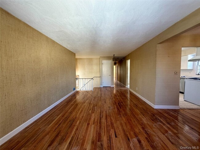 Photo - 24-14 215th St