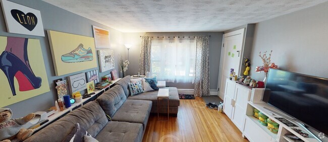 Building Photo - Modern Watertown 2-bed with in-unit laundr... Rental