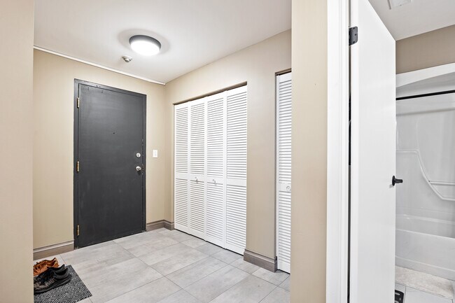 Photo - 540 Ouellette Ave