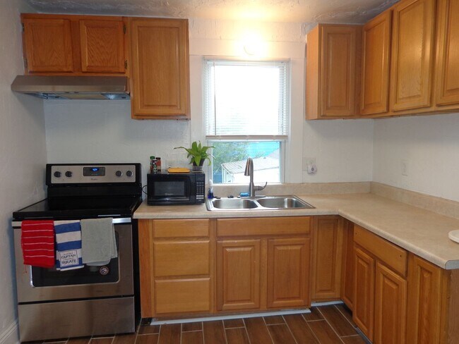 Photo - Lansing2318 Unit B