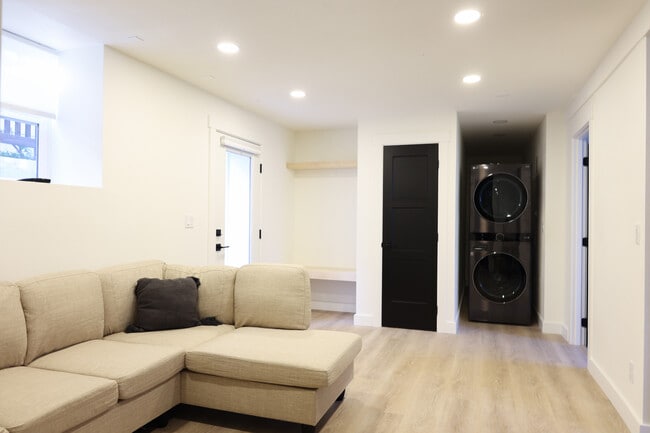 Photo - 403 S Idaho St Unit B