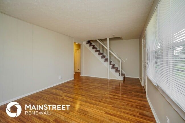 Photo - 1290 Elderwood Ave