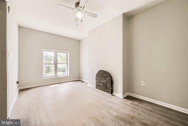 Photo - 2108 Hollins St Townhome