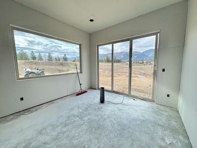 Photo - 1331 Roots Trl