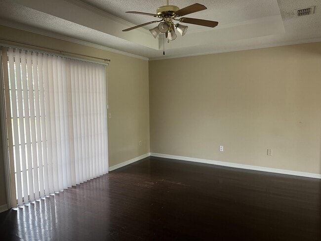 Photo - 103 Bridgemont Way