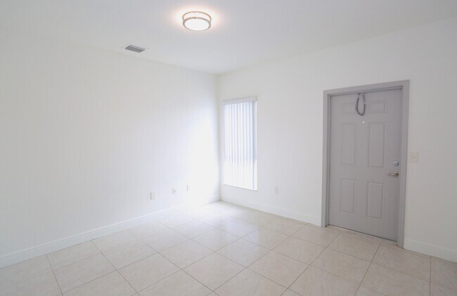 Photo - 6001 NW 182nd Ln