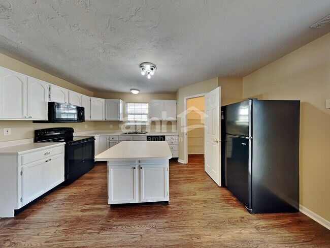 Photo - 717 Breakers Ln