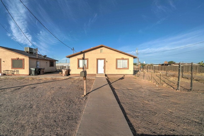 Building Photo - 108 Adams St