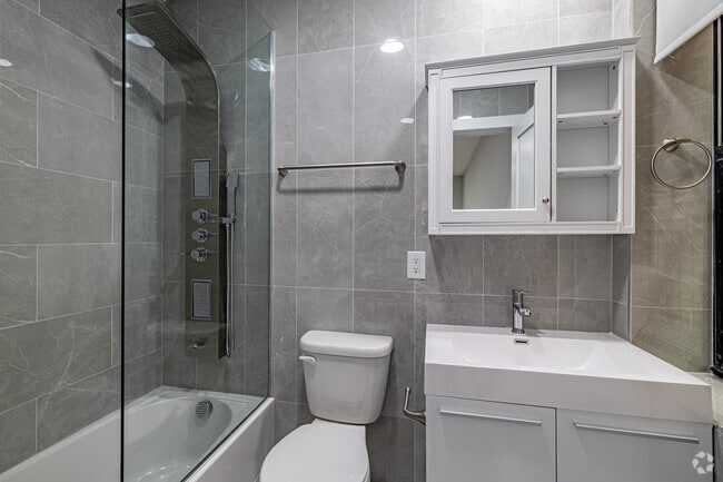 1BR, 1BA - 422SF - Bathroom - 22 Fleet St