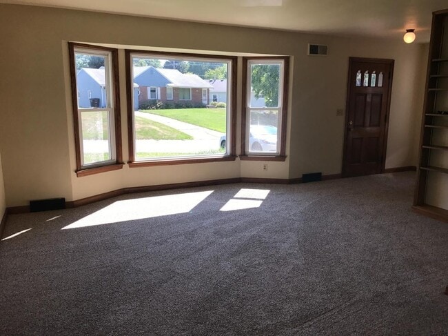 Photo - Spacious Home In Great Neighborhood!