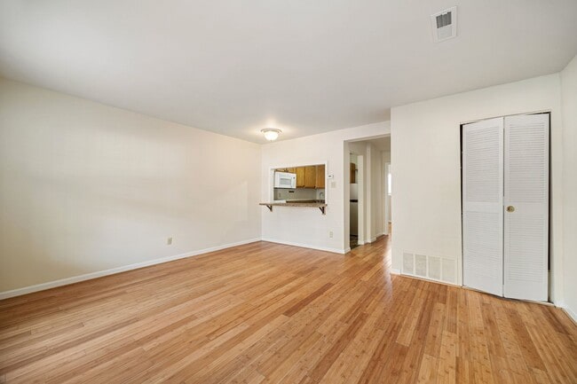 Photo - 480 Burgoyne Rd