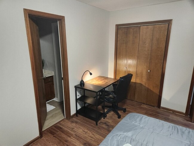 Photo - 208 Brambleton Ct