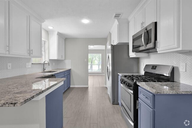 Building Photo - 28903 Atherstone St Rental
