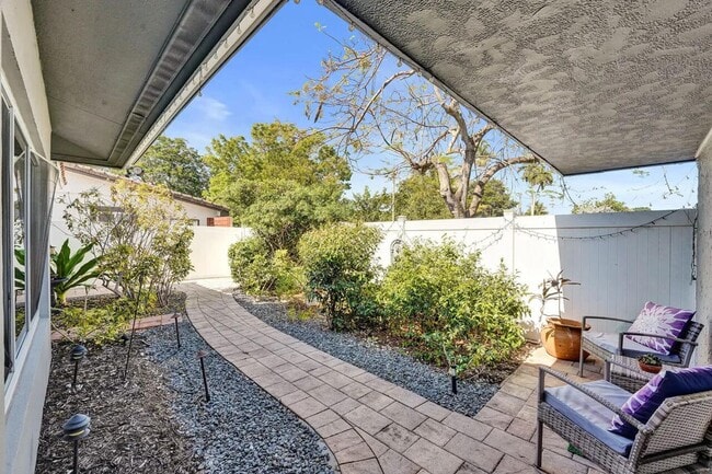Photo - 1036 NE 9th Ave