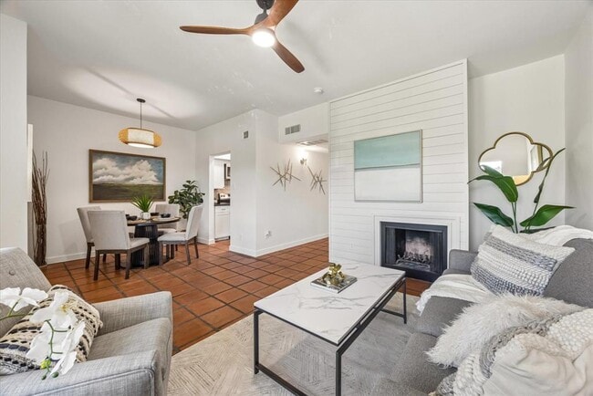 Photo - 3903 Seiders Ave Unit 202