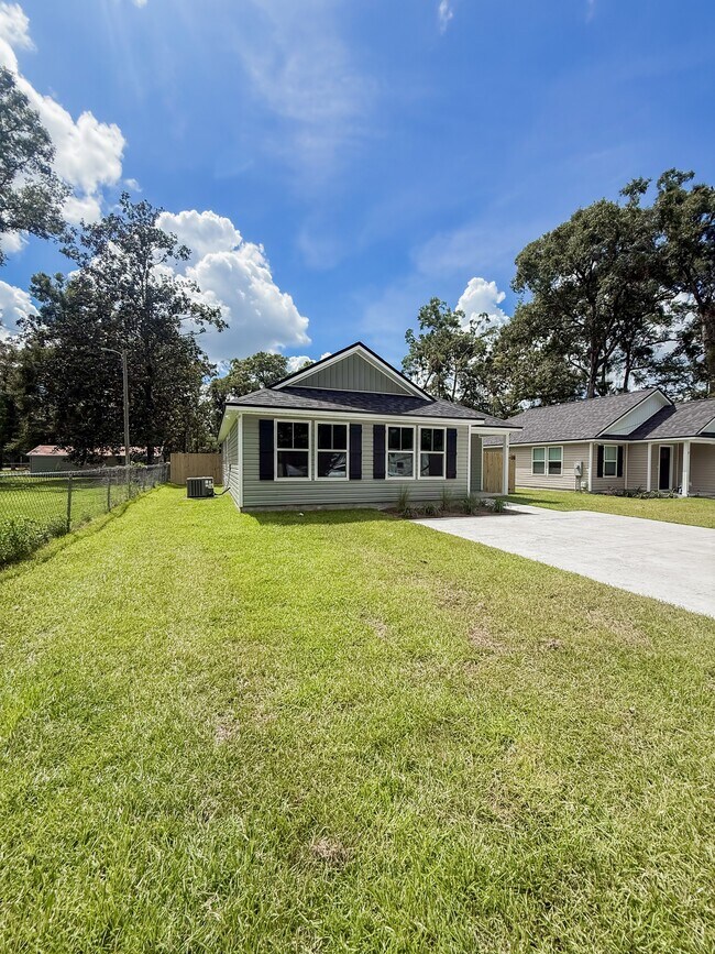 6 J R Milton Rd