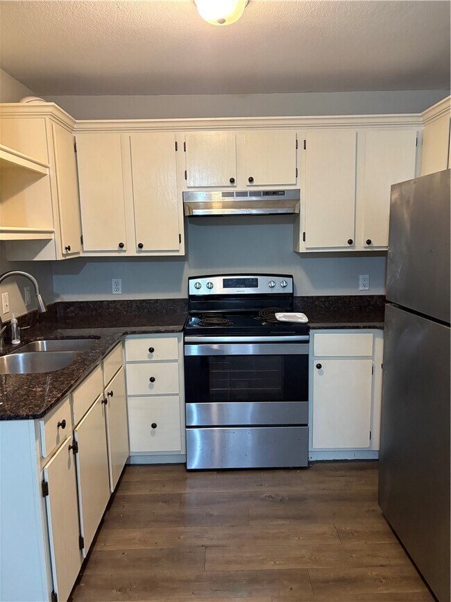 Photo - 944 N Storer Ave Unidad 4