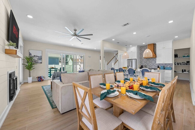 Building Photo - 4456 Luke Ave