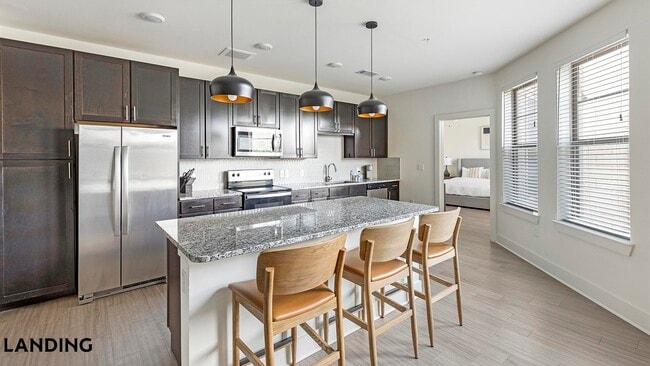 Photo - 5200 White Settlement Rd Unidad 2206