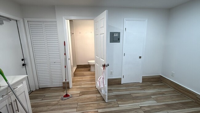 Photo - 1858 Dewey St Unit 2B