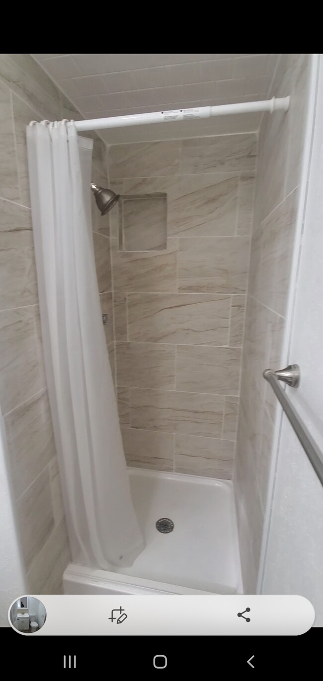 Photo - 549 NW Renfro St