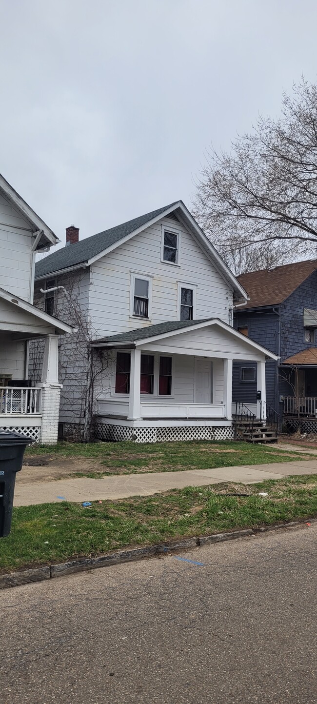 Photo - 1041 Clark St House