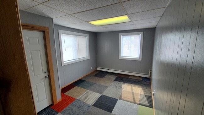 Área de alcoba - 221 Main St E Unidad 2