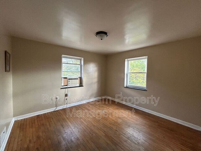 Photo - 960 Sherwood Dr