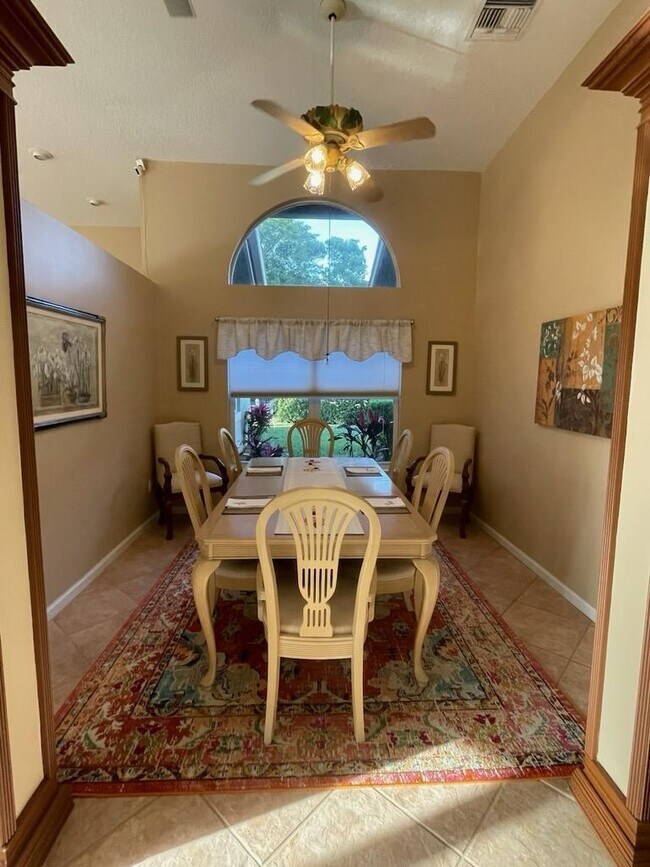 Photo - 711 Foresteria Ave