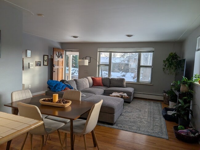 Photo - 1394 S Corona St