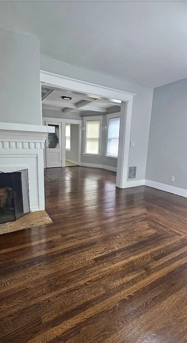 Photo - 381 Norton St Unit 2