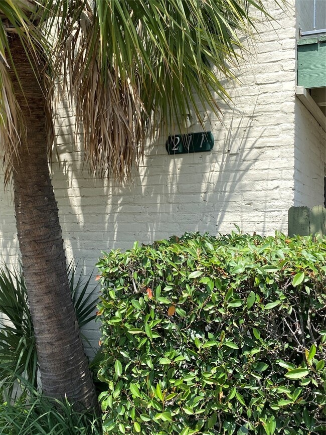 Photo - 211 W 17th St