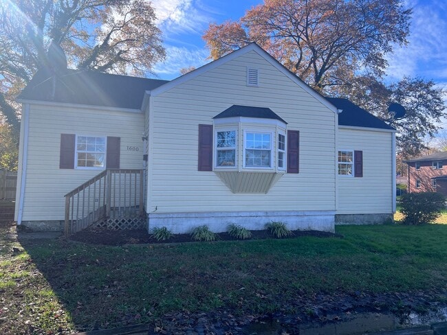 Photo - CHESAPEAKE - CUTE RENOVATED 3 BEDROOM COTTAGE