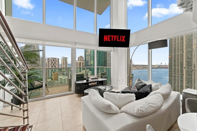 Building Photo - 41 SE 5th St Unit 1901