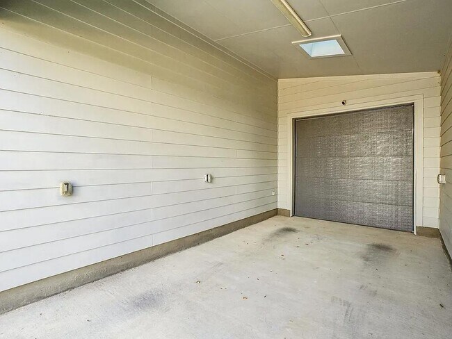 Photo - MOVE IN READY