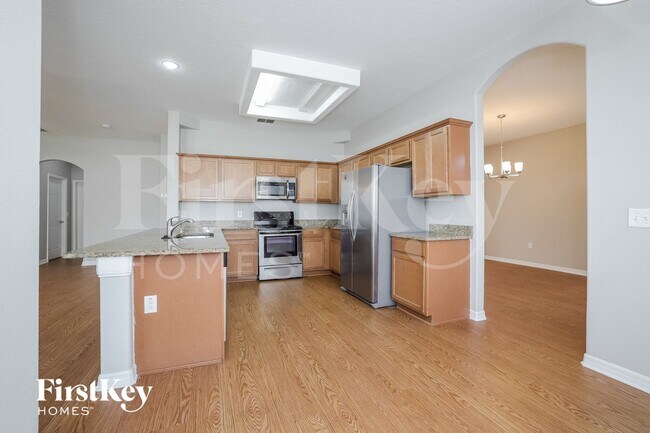 Photo - 1660 The Oaks Blvd